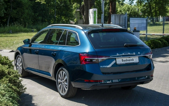 Skoda Superb cena 183900 przebieg: 5, rok produkcji 2024 z Borne Sulinowo małe 436
